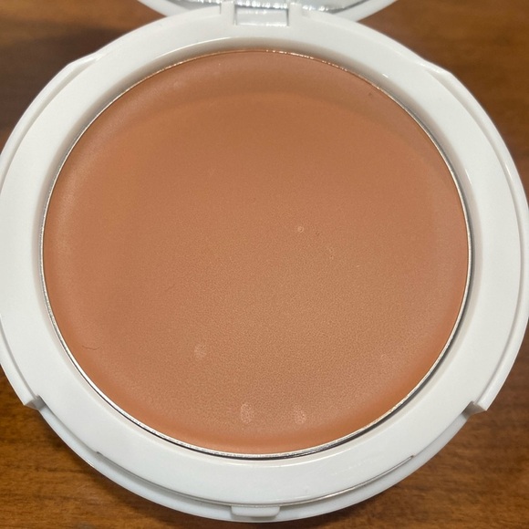 Benefit Discontinued Some Kind-A Gorgeous Deep Complexion Foundation 0.34 oz - Picture 5 of 6